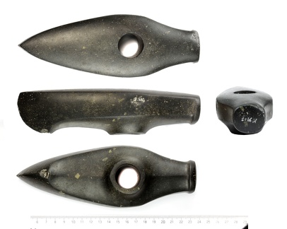 AI-K 91:55 Saaremaa juhuleid, venekujuline kivikirves (f. Jaana Ratas)