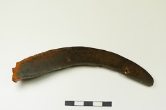 AI-8284:1 Uuri juhuleid, pronksist sirp (f. Mari-Liis Posti)