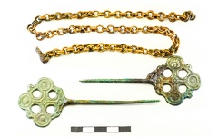 AI-4116:CLVI:155 Kaberla kalmistu, kaksikristpeaga ehtenõel (f. Mari-Liis Posti)