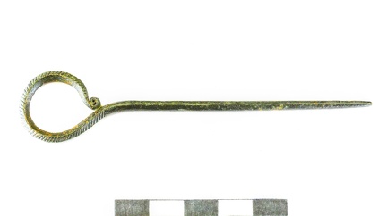 AI-4444:232 Lehmja-Loo II tarandkalme, karjasekeppnõel (f. Mari-Liis Posti)